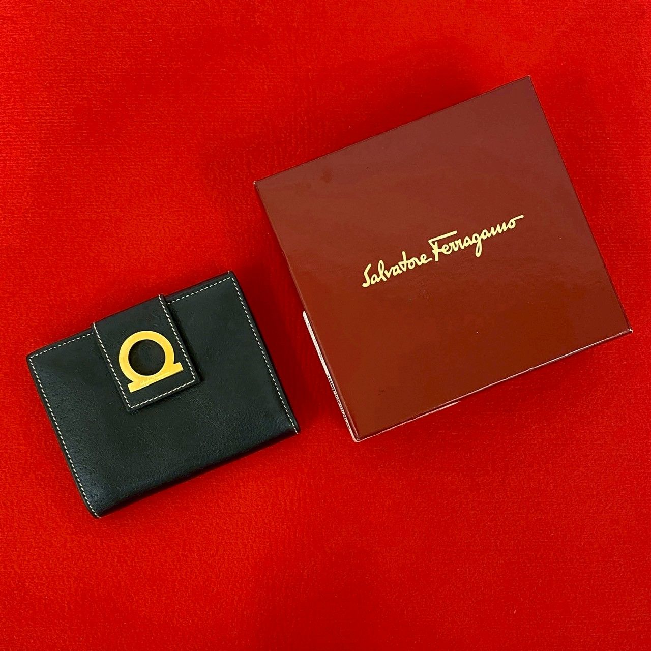 の ページ 極 美品 箱付き Salvatore Ferragamo サルヴァトーレフェラガモ