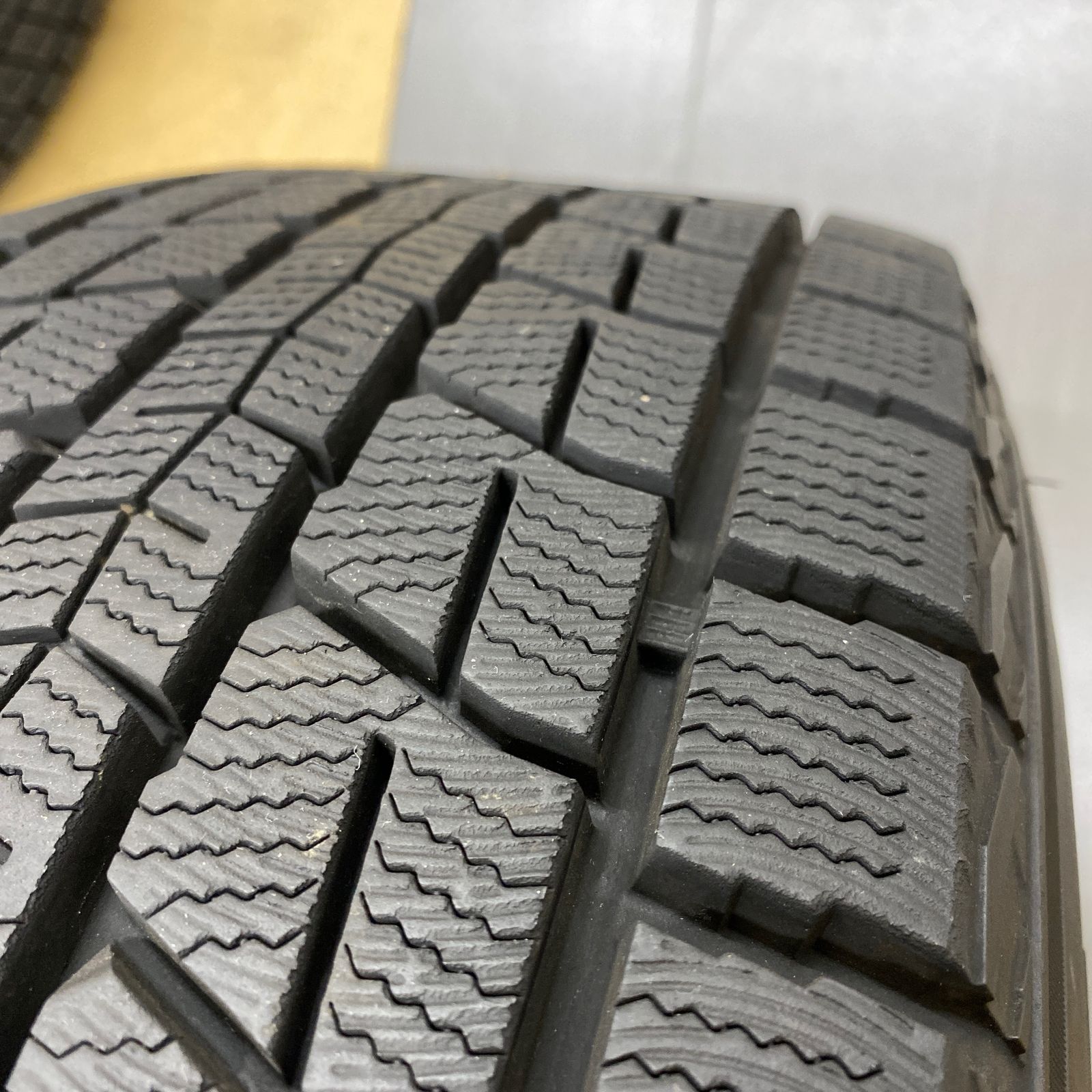 5H PCD114.3 φ60 18インチ 7.5J +34 レクサス 235/60R18 DUNLOP 