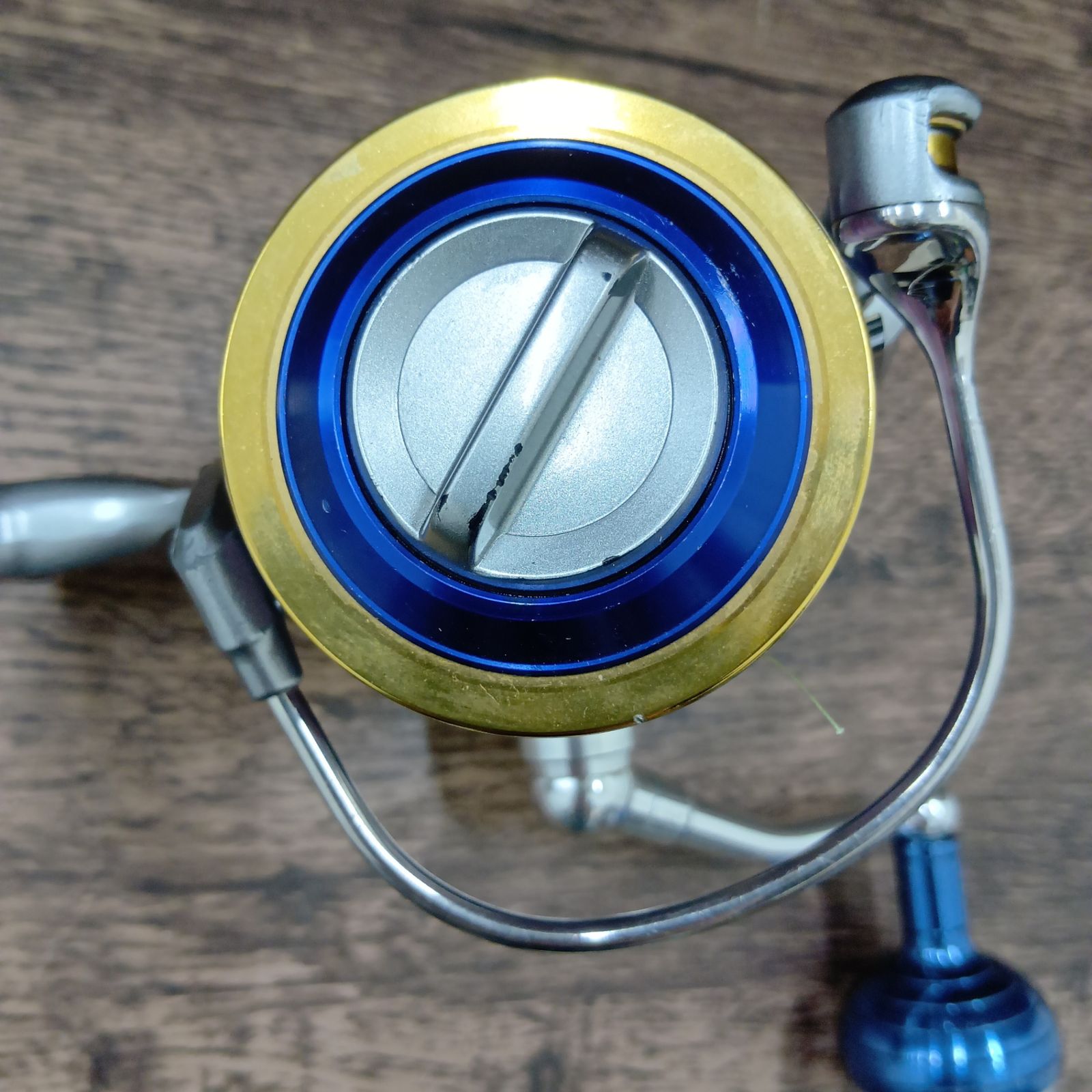 ダイワ DAIWA 01 ソルティガ Z 4000 H スピニングリール 品 バイブレーション スピニングリール 