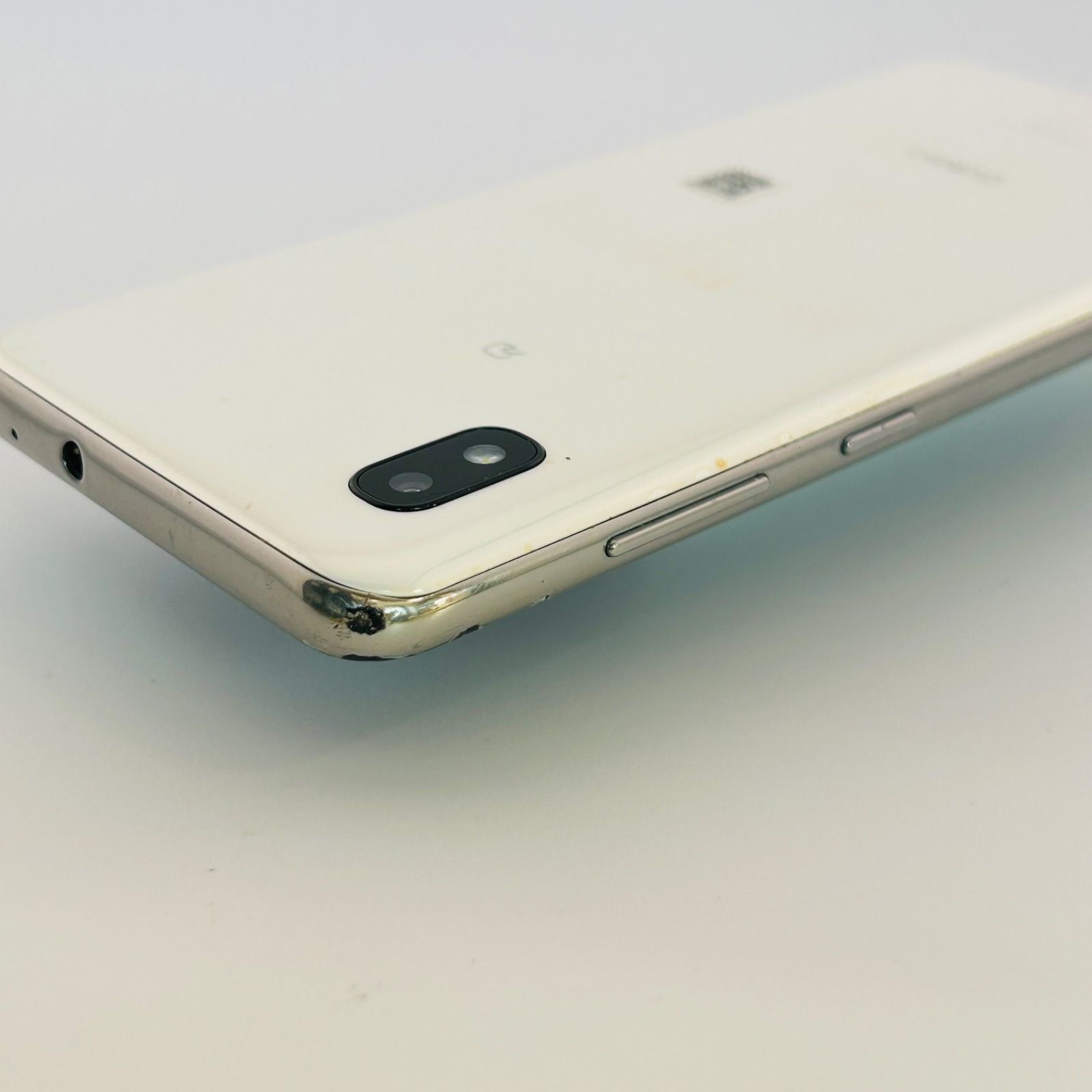 バッテリー良好 Galaxy A21 SCV49 64GB ホワイト SIMフリー(simロック