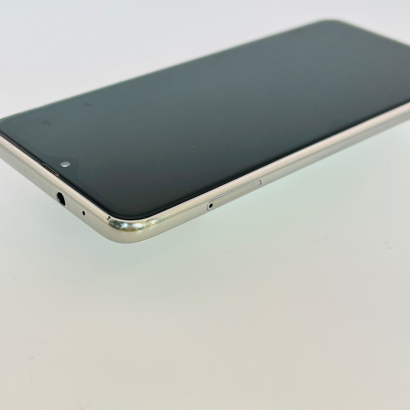 バッテリー良好 Galaxy A21 SCV49 64GB ホワイト SIMフリー(simロック