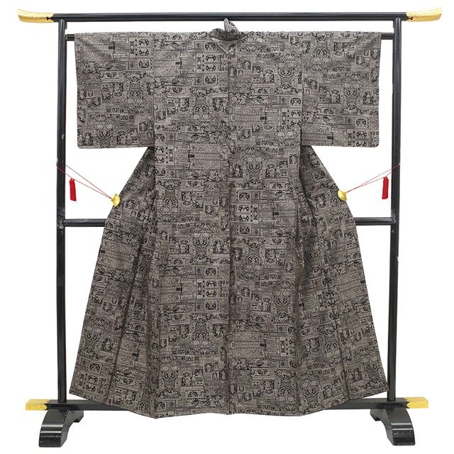 本場大島紬 正絹 　着物　仕立て済　未使用 新古品】 本場大島紬 着物 未使用 正絹 大島紬 袷 十八算 12マルキ