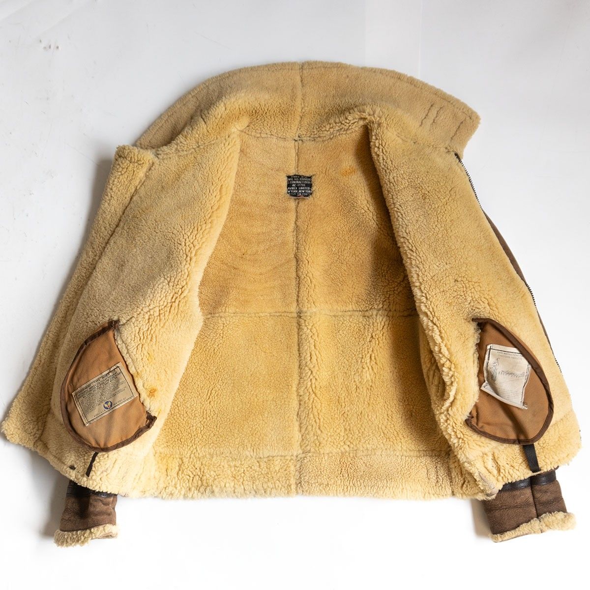 AVIREX 米国製 B-3 大戦モデル ボンバージャケット ブラウン 40 AVIREX 米国製 B-3 大戦モデル ボンバージャケット ブラウン 40 米国製