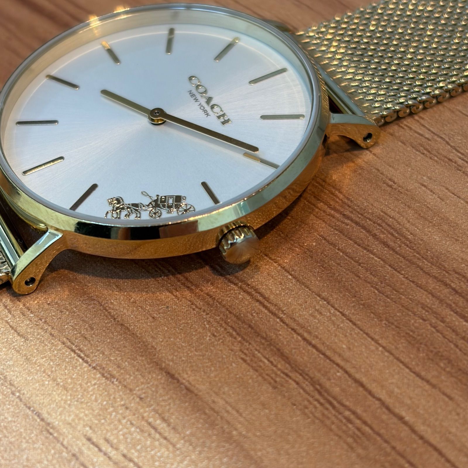 コーチ COACH 時計 ペリー ゴールド メッシュバンド - メルカリ