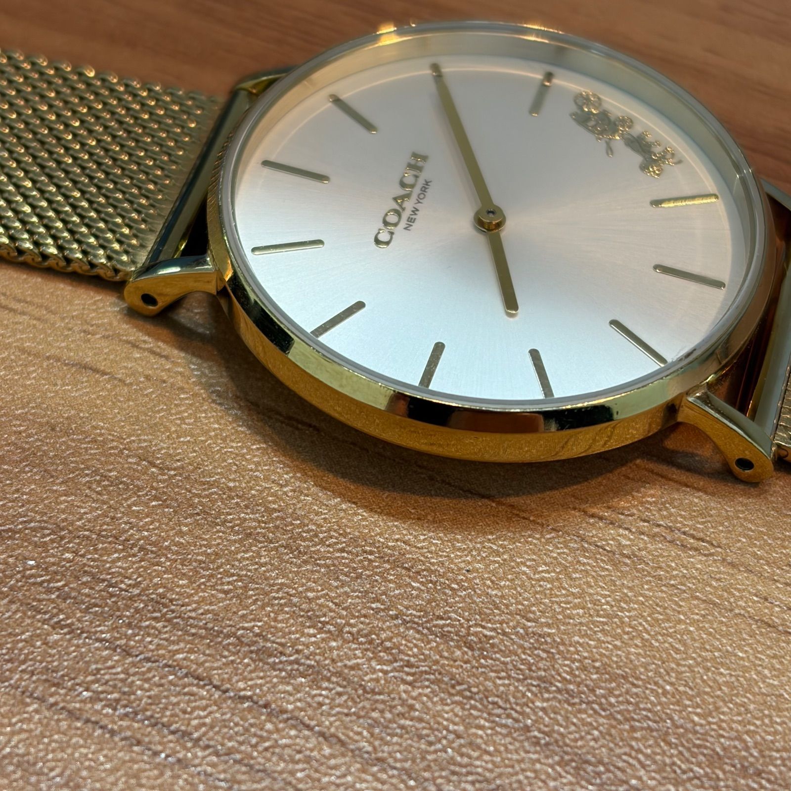 コーチ COACH 時計 ペリー ゴールド メッシュバンド - メルカリ