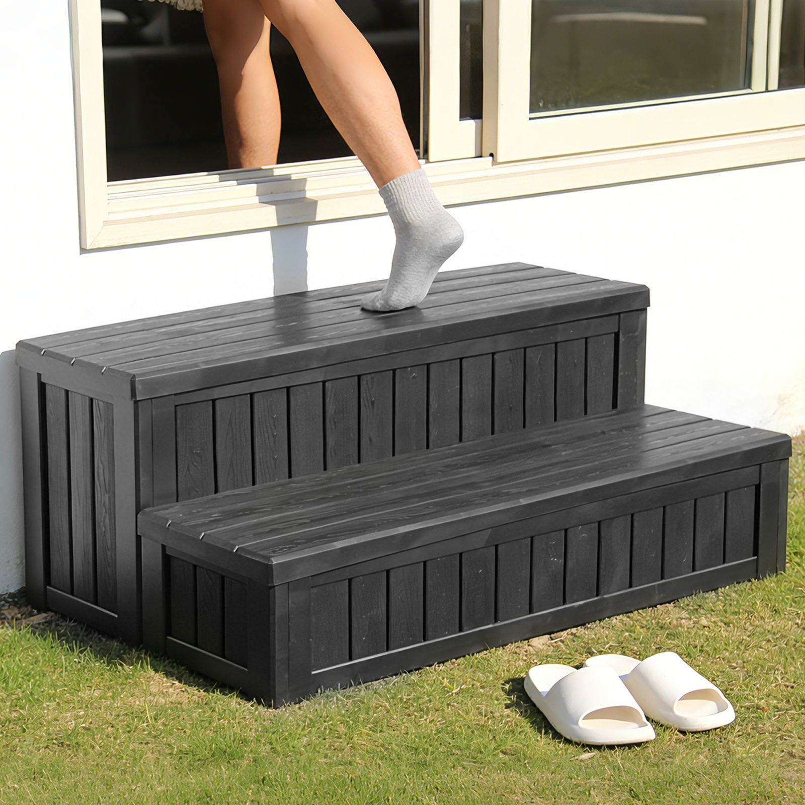 屋外収納ボックス 踏み台タイプ 組み立て簡単 樹脂製 木目調 W 93 D 57 H 35 100 L戸外収納庫 収納ボックス 置き配 屋外 ストッカー 防水 耐侯 収納 ガーデン 庭 ベランダ 頑丈