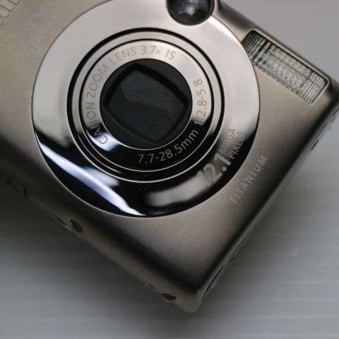 美品 IXY DIGITAL 2000 IS シルバー 即日発送 Canon デジカメ デジタル