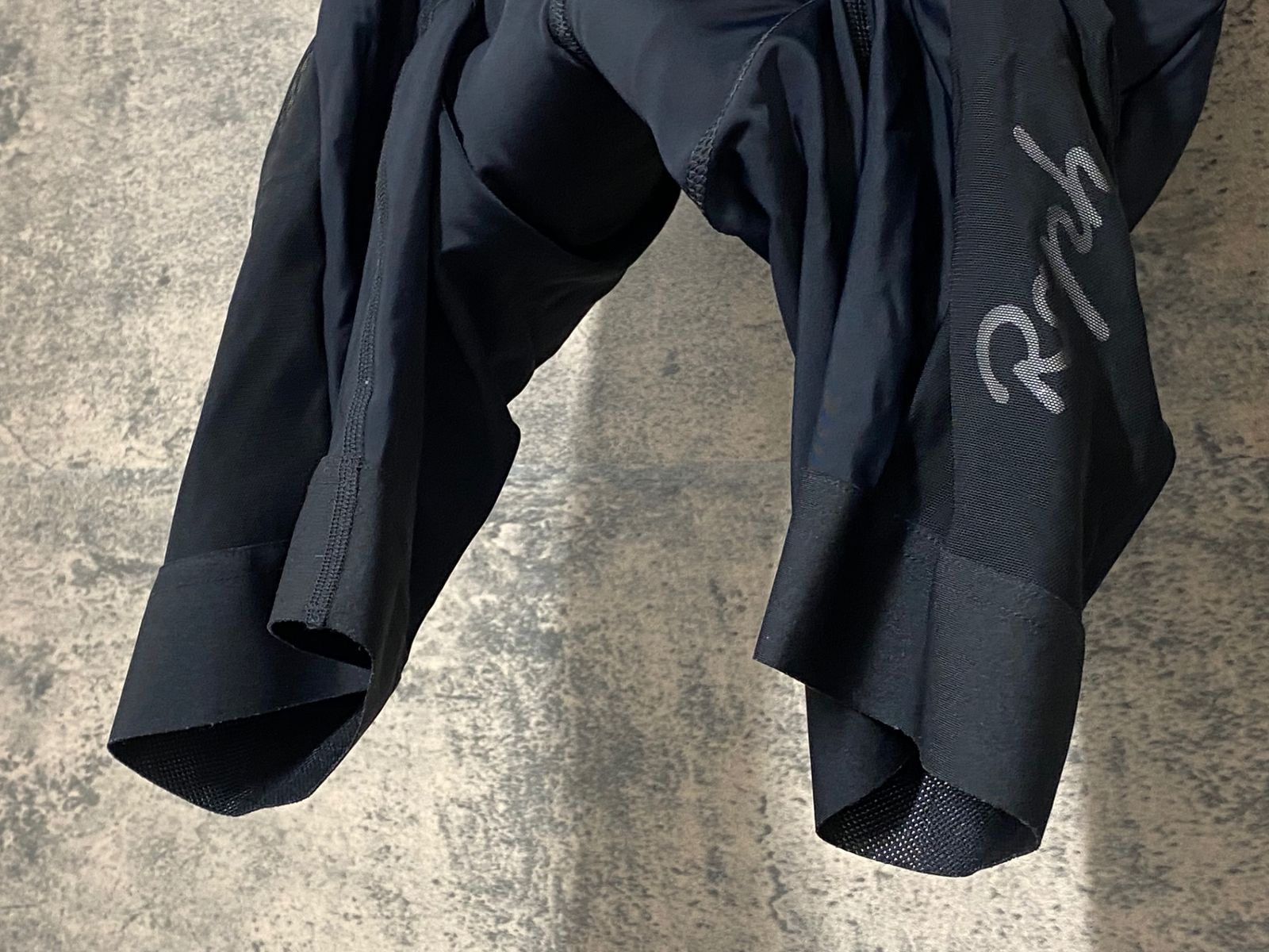 JT077 ラファ Rapha CORE CARGO SHORTS レーサーパンツ 黒 S - メルカリ