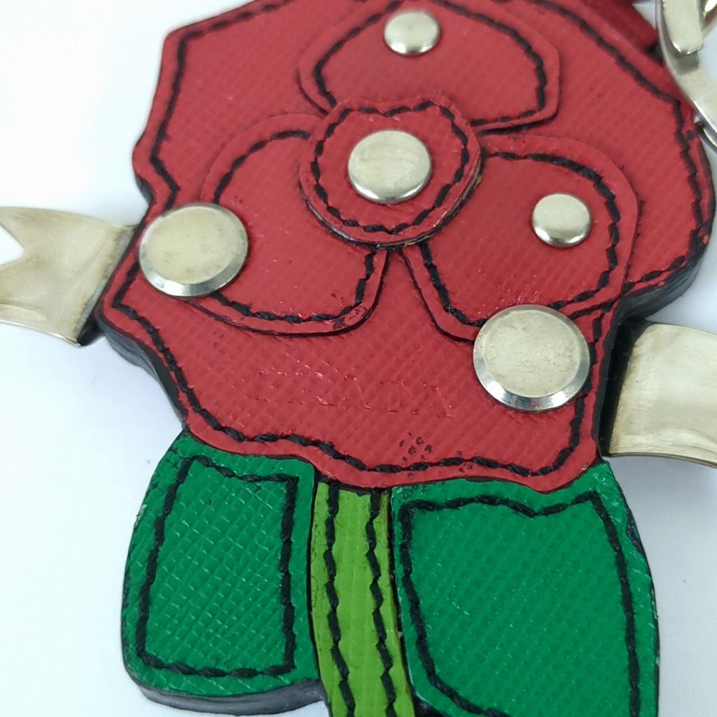 PRADA プラダ キーホルダー キーリング チャーム バラ ローズ レッド