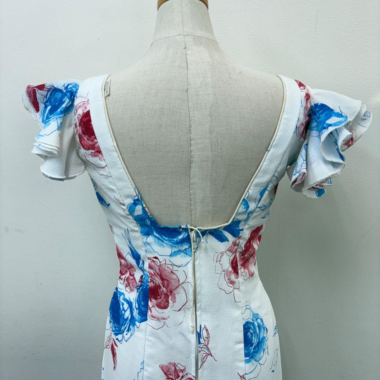Creaciones Roal S.L】 フラメンコ衣装 ドレス ワンピース 白 薔薇 花