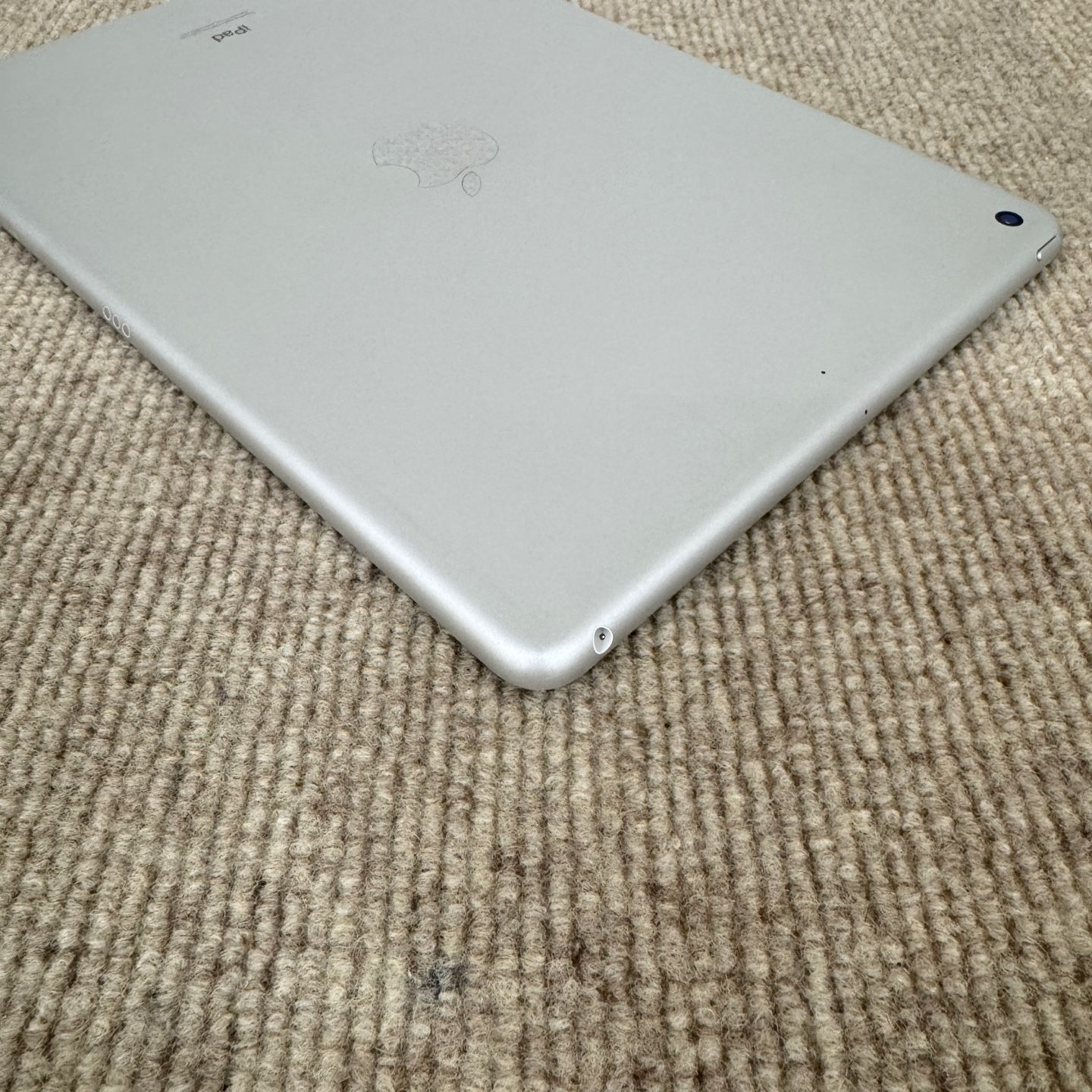 送料無料】Apple iPad 第9世代 MK2L3J/A 64GB WI-FI 10.2インチ 2021年