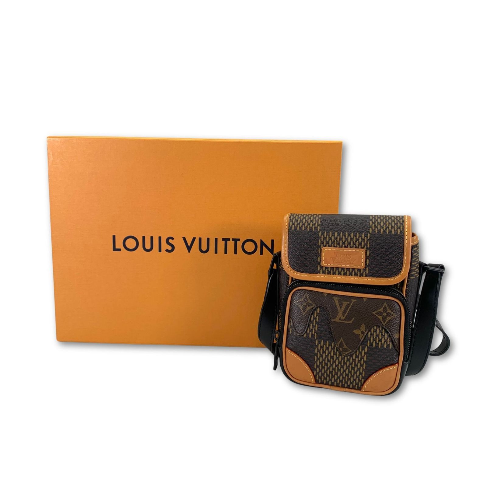 LOUIS VUITTON ルイヴィトン×NIGO ショルダーバッグ アマゾン スリング