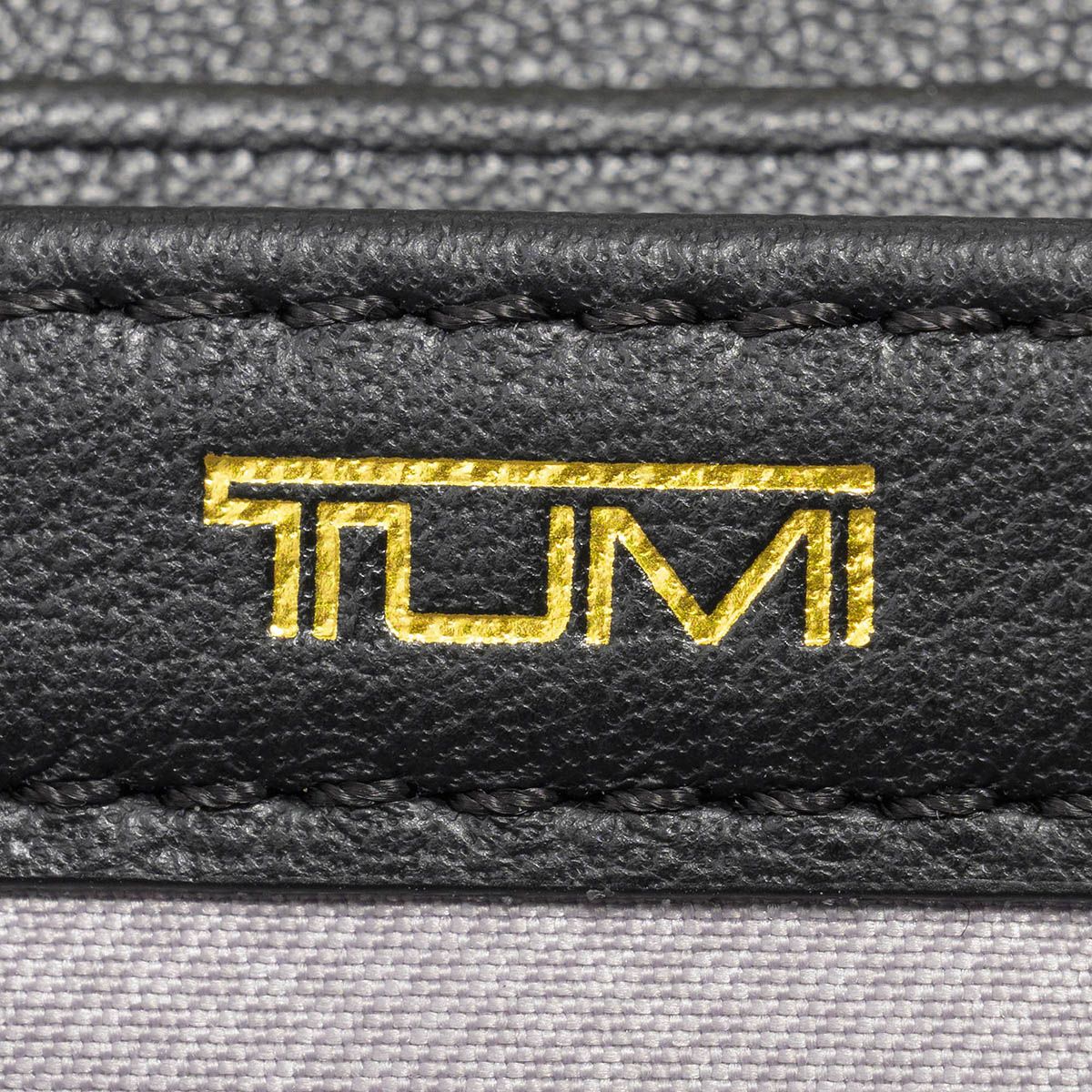 新品 トゥミ TUMI 長財布 ヴォヤジュール ブラック/ゴールド 新品 トゥミ TUMI 長財布 ヴォヤジュール ブラック/ゴールド - メルカリ