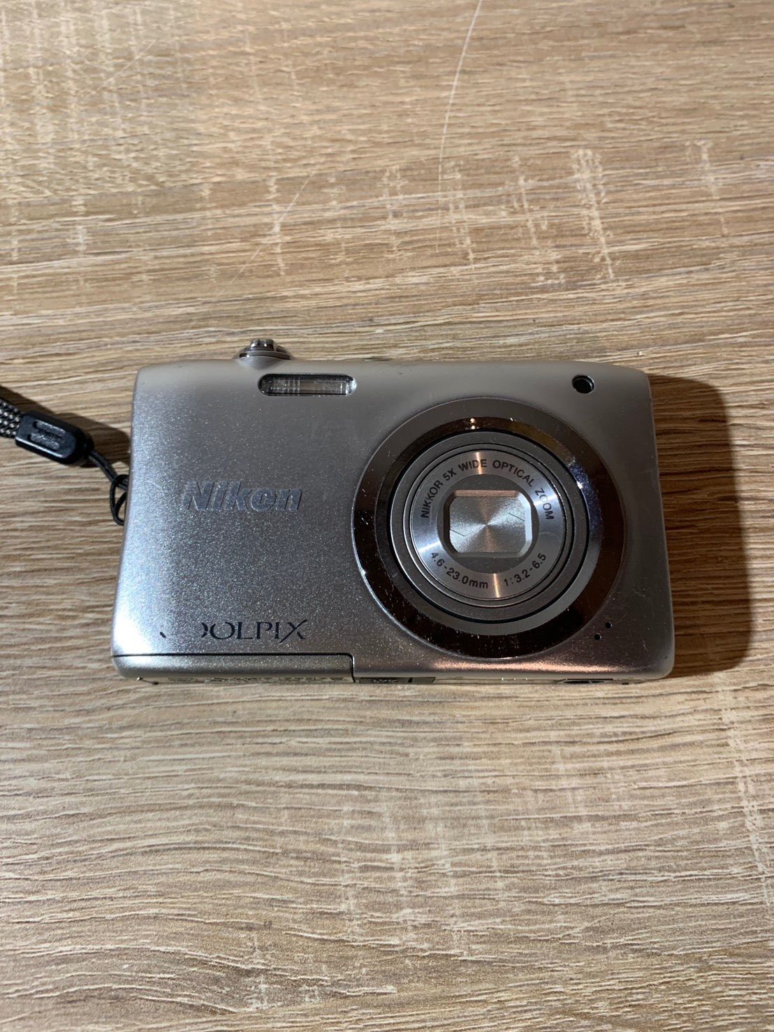 Nikon COOLPIX A100 デジカメ シルバー デジタルカメラ 41hEIosXgIL._SS200_.jpg