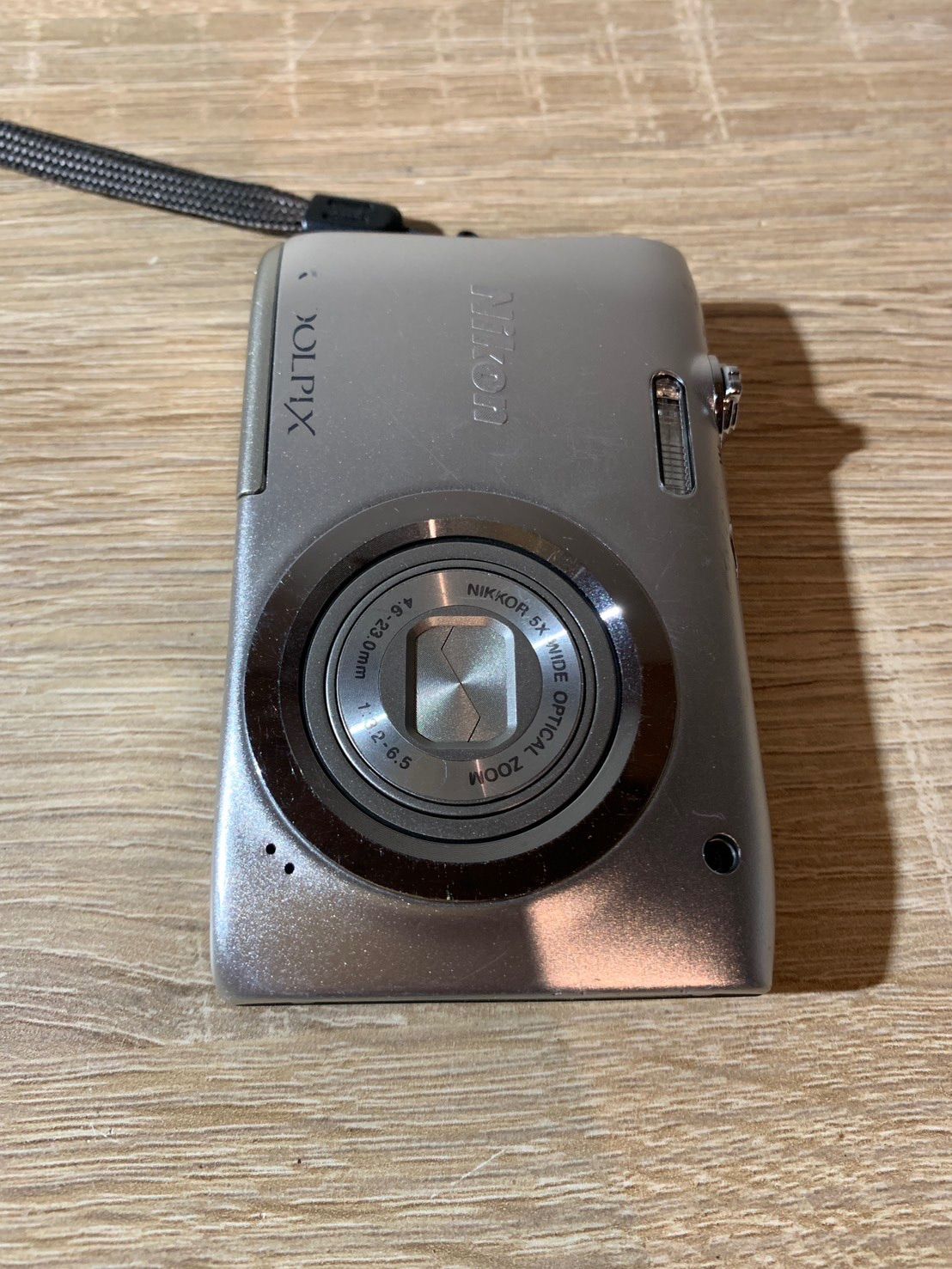 実写美⭕️【動作確認済】Nikon COOLPIX A100 シルバー　デジカメ 実写美⭕️動作確認済Nikon COOLPIX A100 シルバー デジカメ