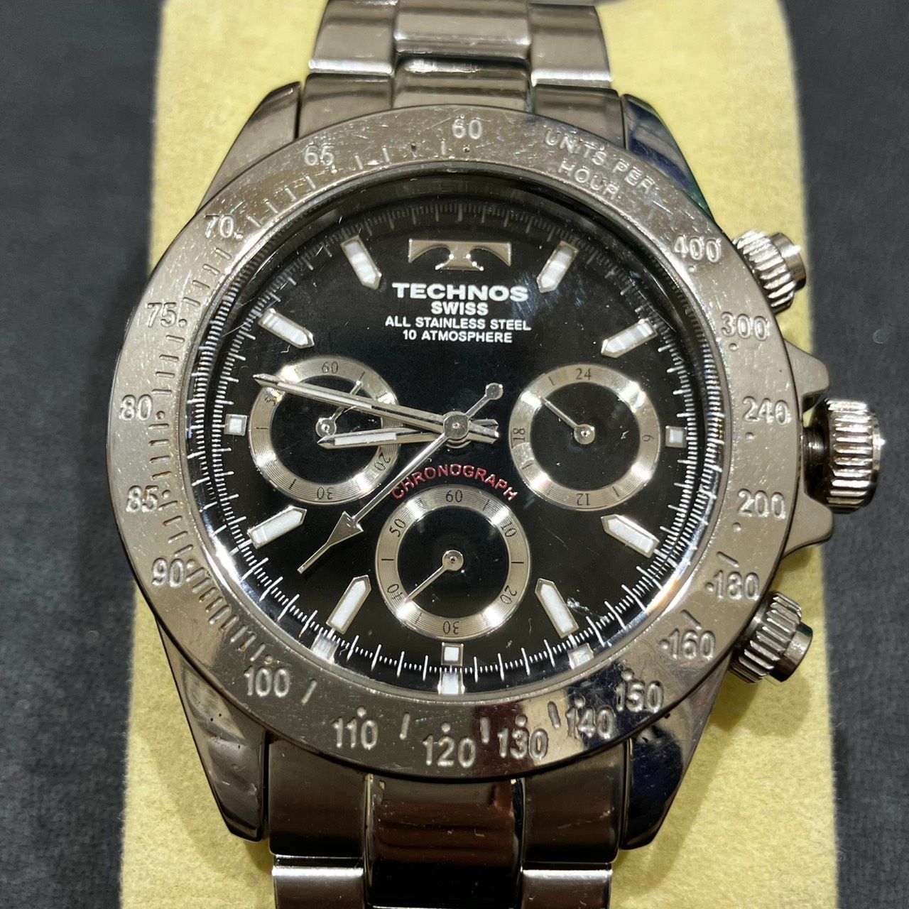 ☆【値下げ中・稼動品】TECHNOS クロノグラフ 10BAR SWISS TGM615 黒 