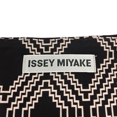 イッセイミヤケ ISSEY MIYAKE カットソー チュニック ストレッチ 幾何