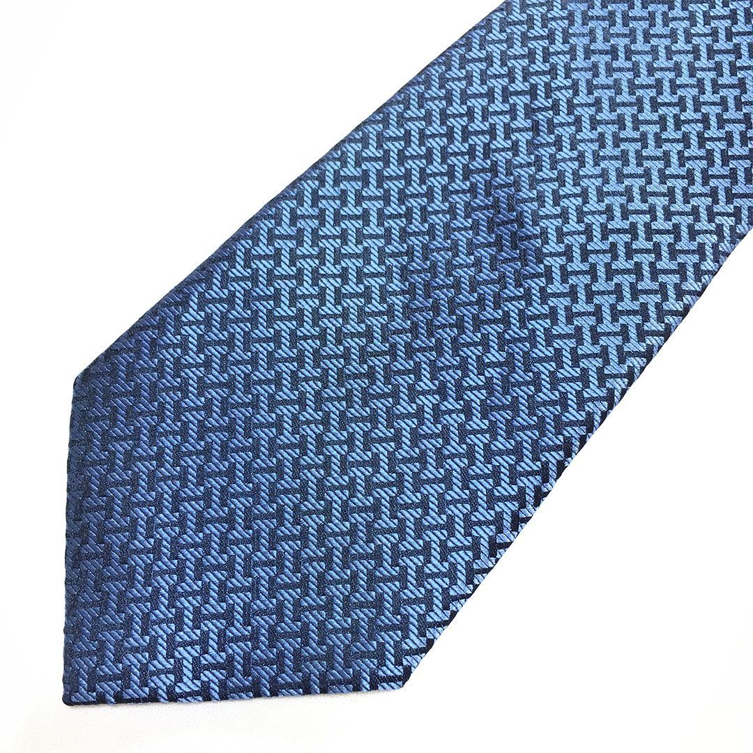 未使用級 エルメス HERMES ネクタイ シルク100% ブルー H柄 未使用級 エルメス HERMES ネクタイ シルク100% ブルー / ネイビー H柄