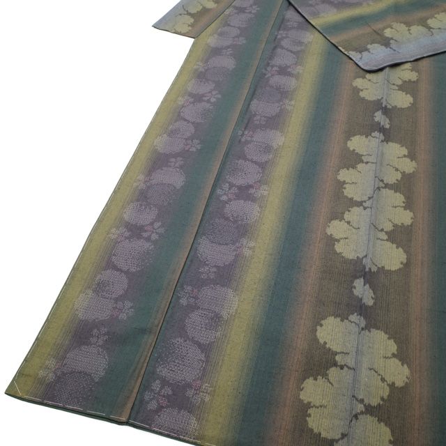 新古品】 結城紬 着物 未使用 正絹 袷 100亀甲 雪輪 桜 花 変わり縞 縦