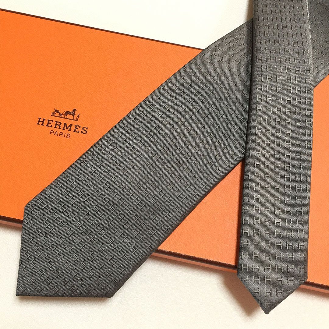 未使用級 エルメス HERMES ネクタイ シルク100% グレー H柄 未使用級 エルメス HERMES ネクタイ シルク100% グレー H柄 2512-233