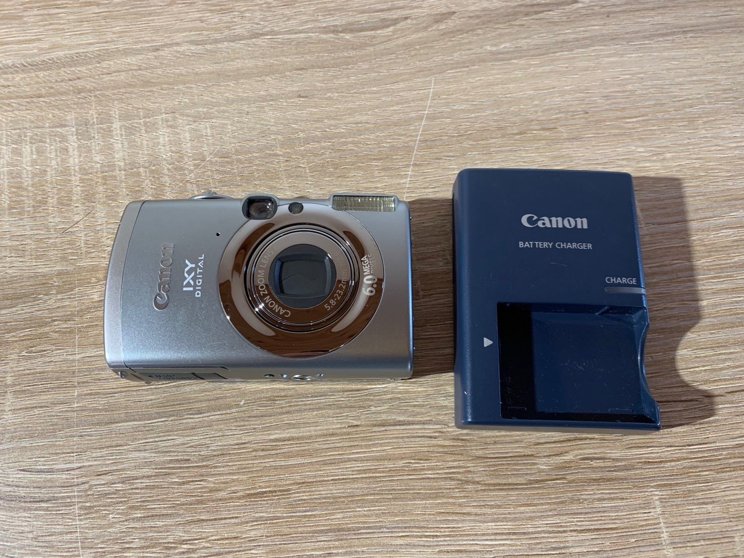 7744 デジカメ DIGITAL 800 IS シルバー デジカメ ジャンク品 - メルカリ