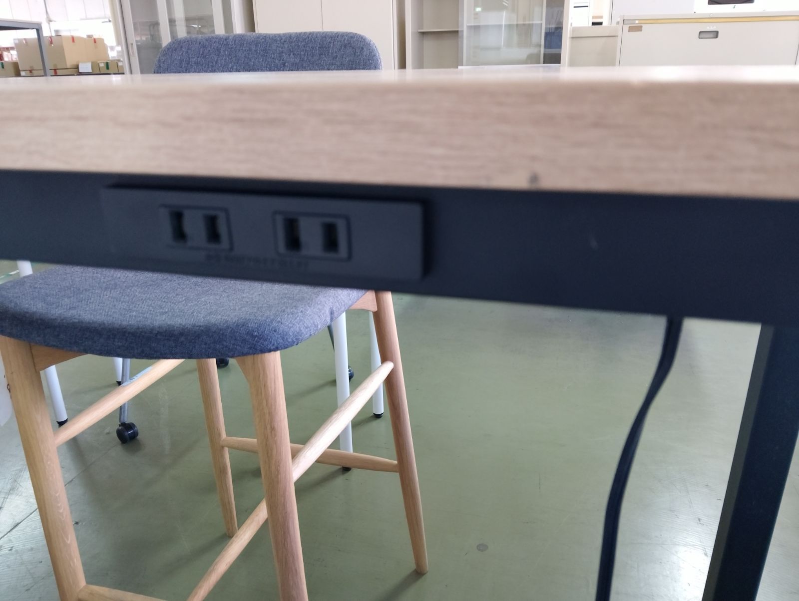 中古カウンターテーブル & ハイチェア セット　おしゃれなカフェ風のワークスペース【直接引取限定】管理番号YN346AZ カウンターテーブル & ハイチェア セット おしゃれなカフェ風のワーク