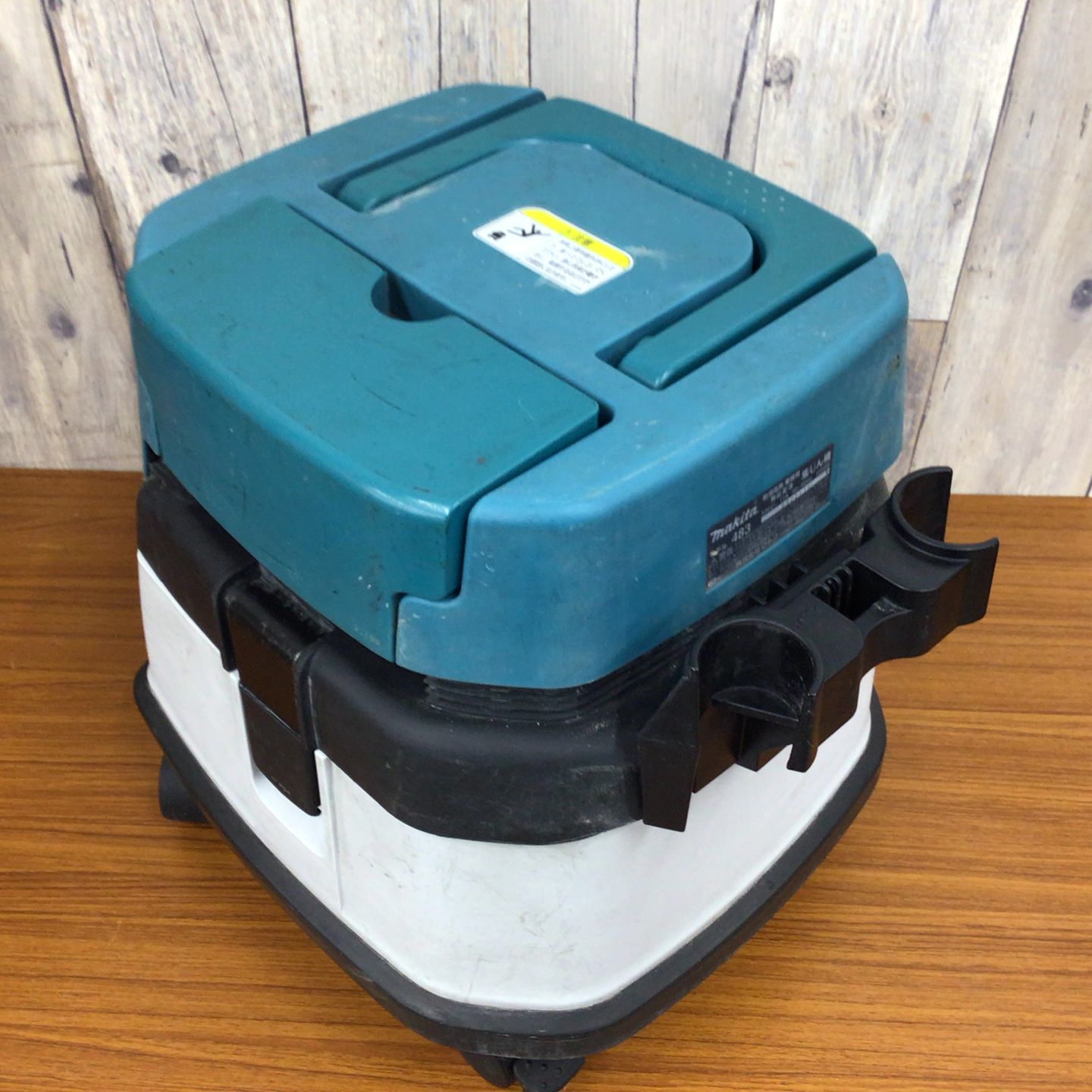 Makita業務用乾湿両用集塵機483 中古品】☆マキタ makita 集じん機 乾湿両用 483(P) ホース付き ノズル