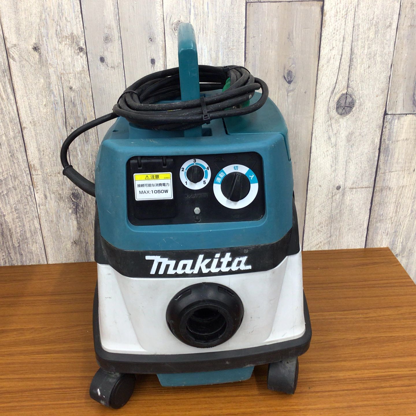 中古品】☆マキタ makita 集じん機 乾湿両用 483(P) ホース付き ノズル