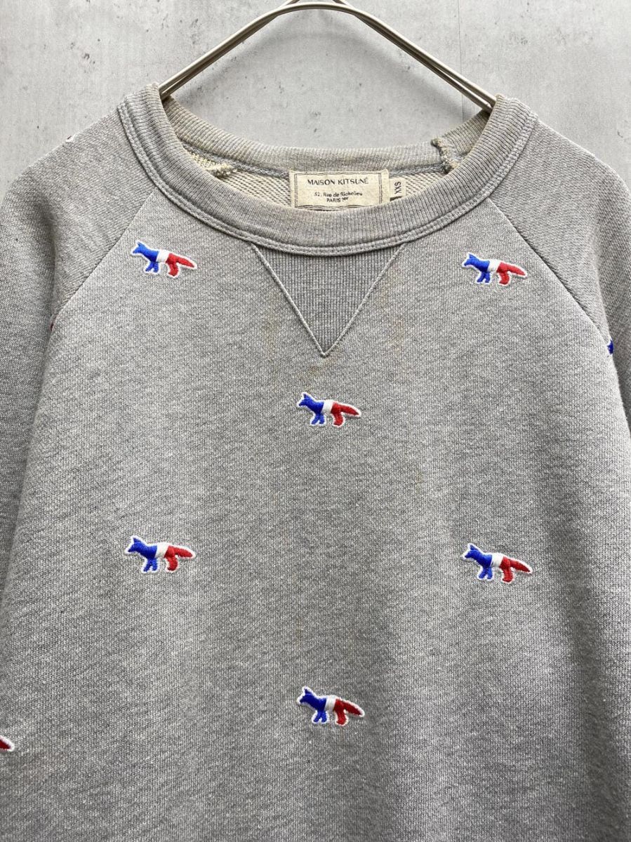 美品/希少　メゾンキツネ　総柄　スウェット　トレーナー　トリコロール　刺繍 MAISON KITSUNE メゾンキツネ 希少デザイン オーバーサイズ 裏毛