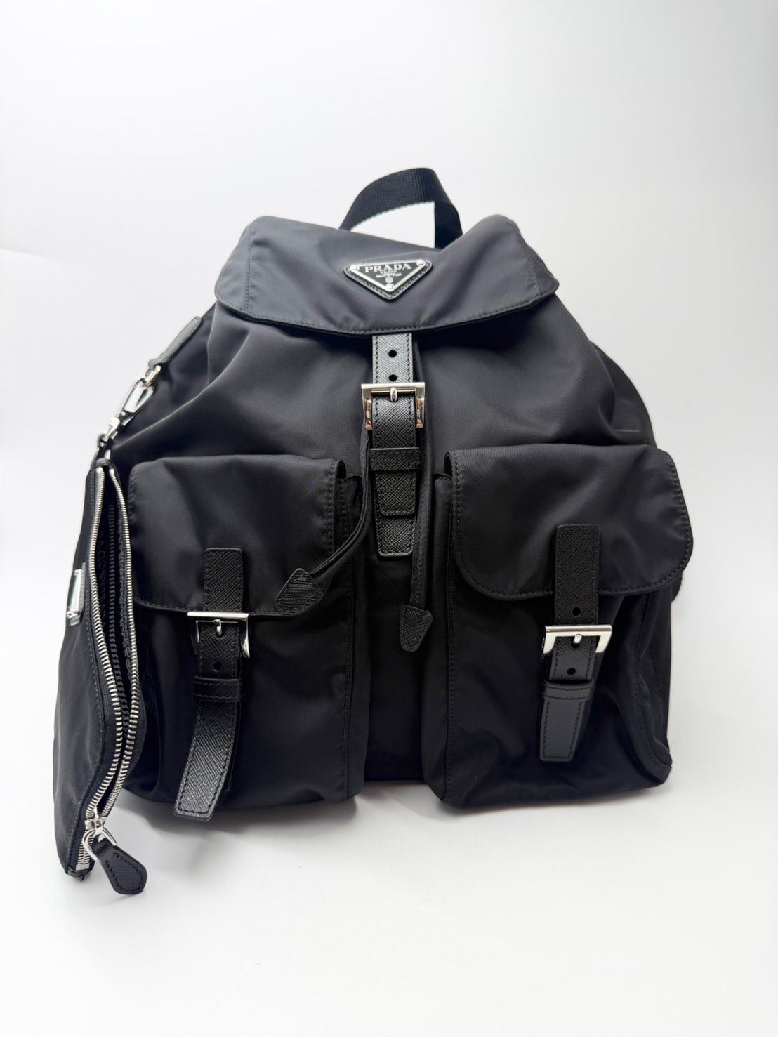 ずっとある〈プラダ〉のバックパック。／スタイリスト・長谷川昭雄と 1