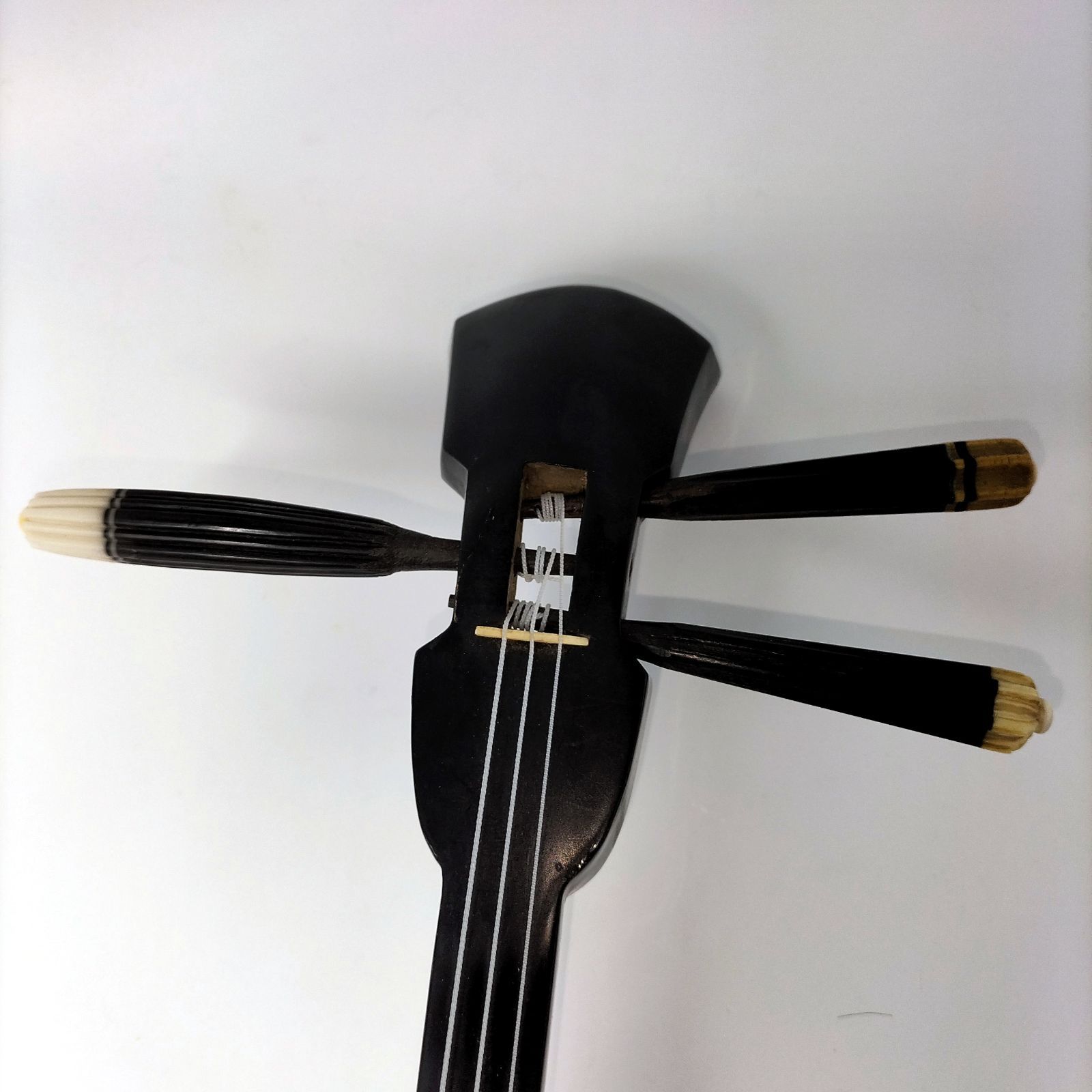 三線 本革 沖縄三線 本皮 ハードケース付 - メルカリ