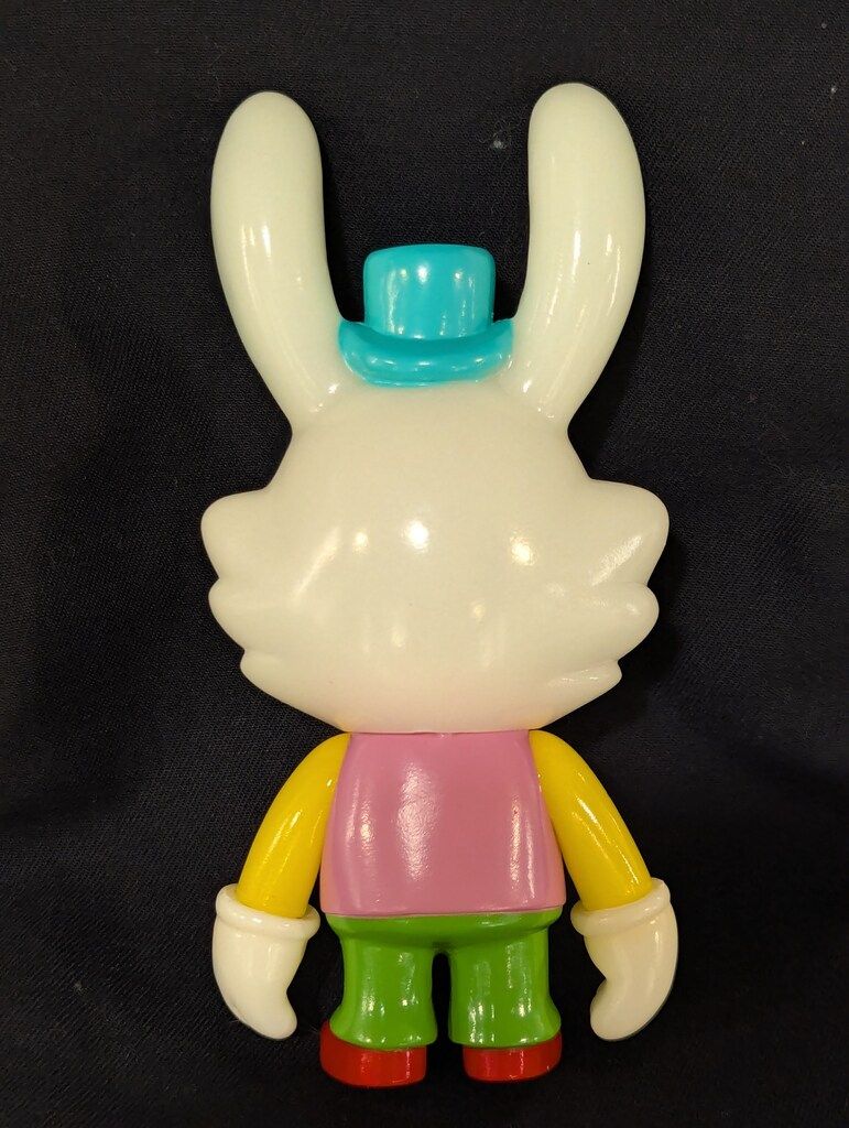 SWING TOYS SWING BUNNY 蓄光成型/ミントグリーン/黄/ピンク/緑/赤