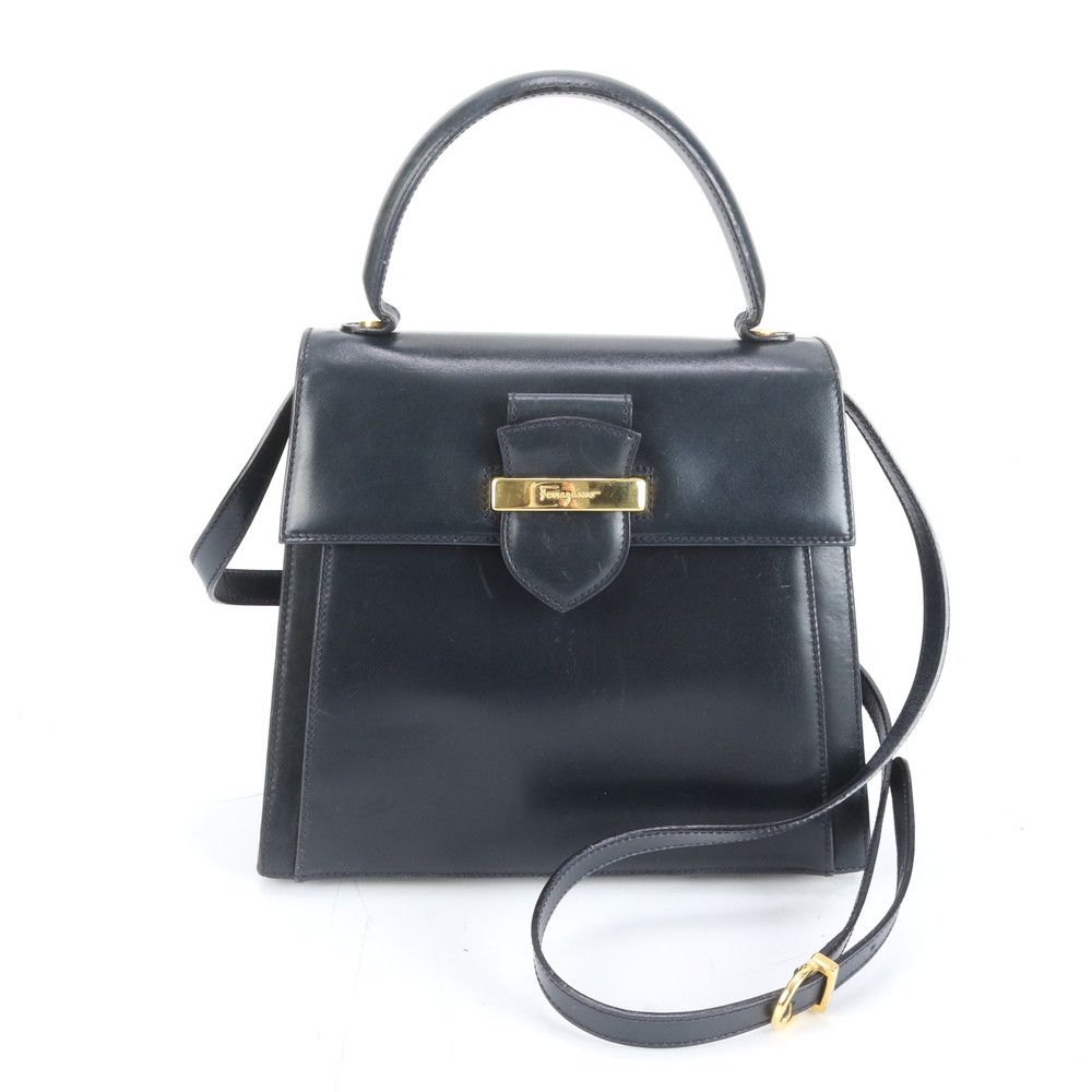 美品 サルヴァトーレフェラガモ レザー 2WAY ショルダーバッグ 斜め