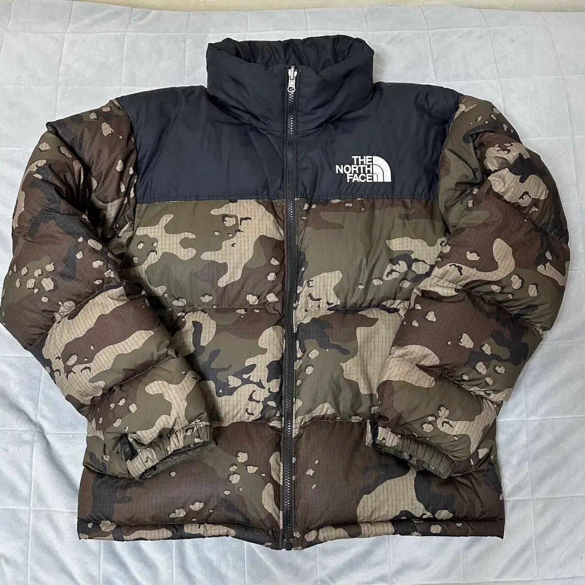 L THE NORTH FACE ザノースフェイス Nuptse(ヌプシ) ウッドランド カモ