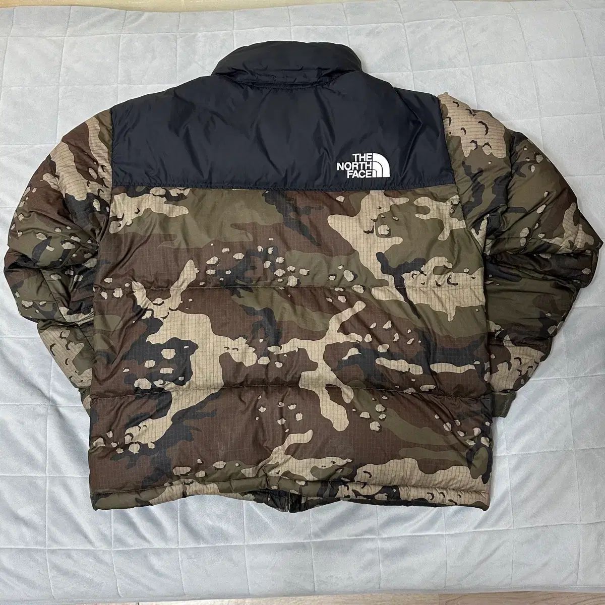 L THE NORTH FACE ザノースフェイス Nuptse(ヌプシ) ウッドランド カモ