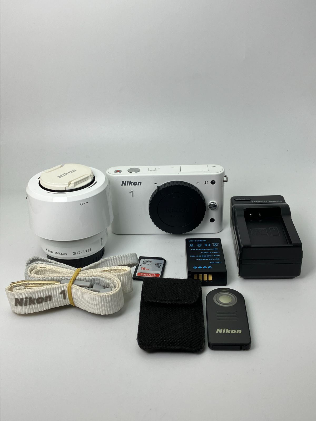 【動作・返品保証】Nikon1 Nikkor 30-110mm ホワイト 返品保証・動作確認済】Nikon 1 J1 ホワイト + NIKKOR 30-110mm ズーム