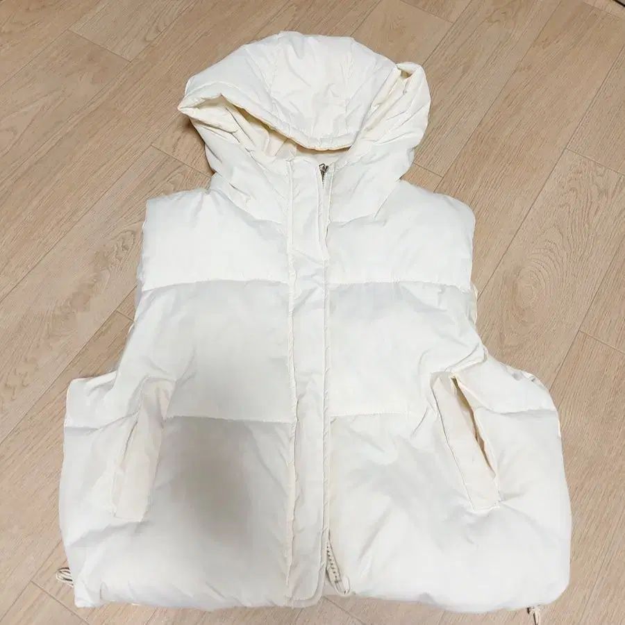 アイボリー フード ダウン ベスト s 55 - メルカリ
