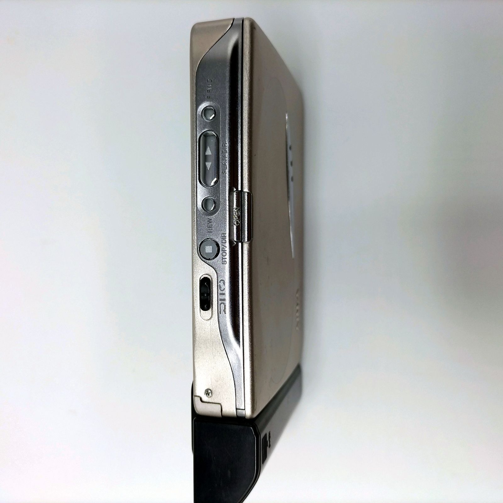 AIWA カセットプレーヤー HS-R8 ジャンク品 AIWA ステレオ カセットプレーヤー HS-G8 ジャンク品 ○06017