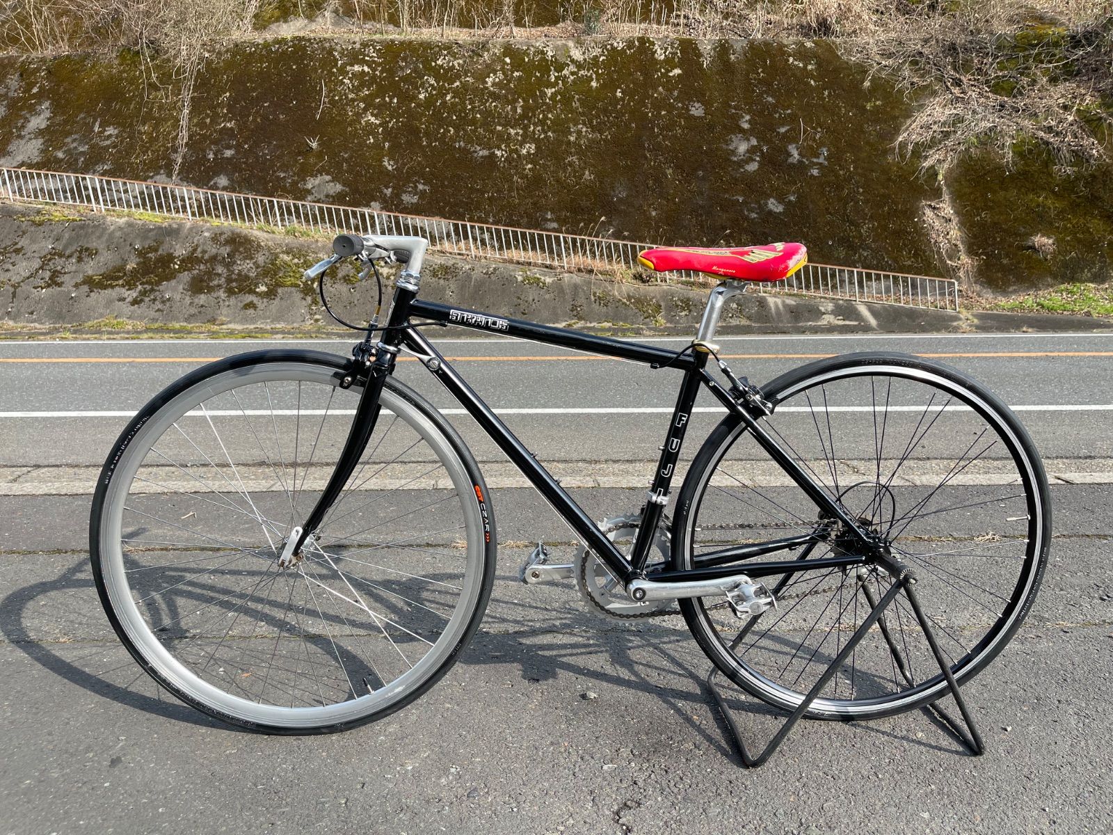 FUJI STRATOS 8s フジ　クロスバイク FUJI STRATOS 8s フジクロスバイク