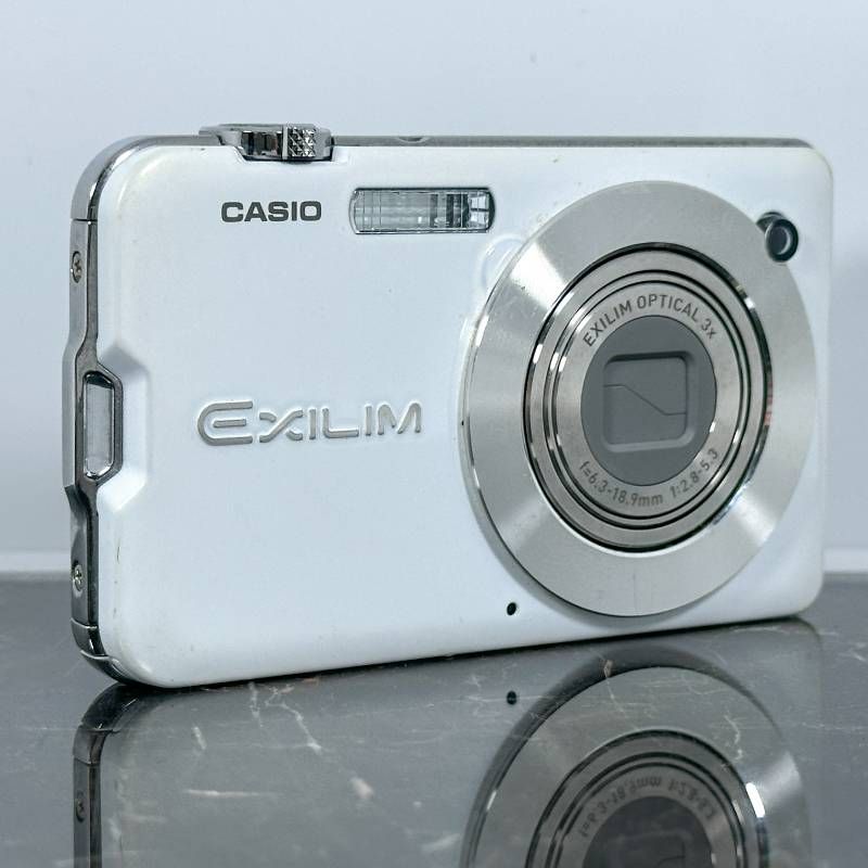 CASIO EXILIM EX-S10 ホワイト コンパクトデジタルカメラ 1010万画素