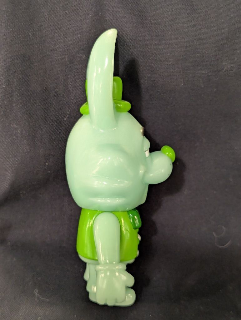 SWING TOYS SWING BUNNY 蓄光成型/緑 - メルカリ