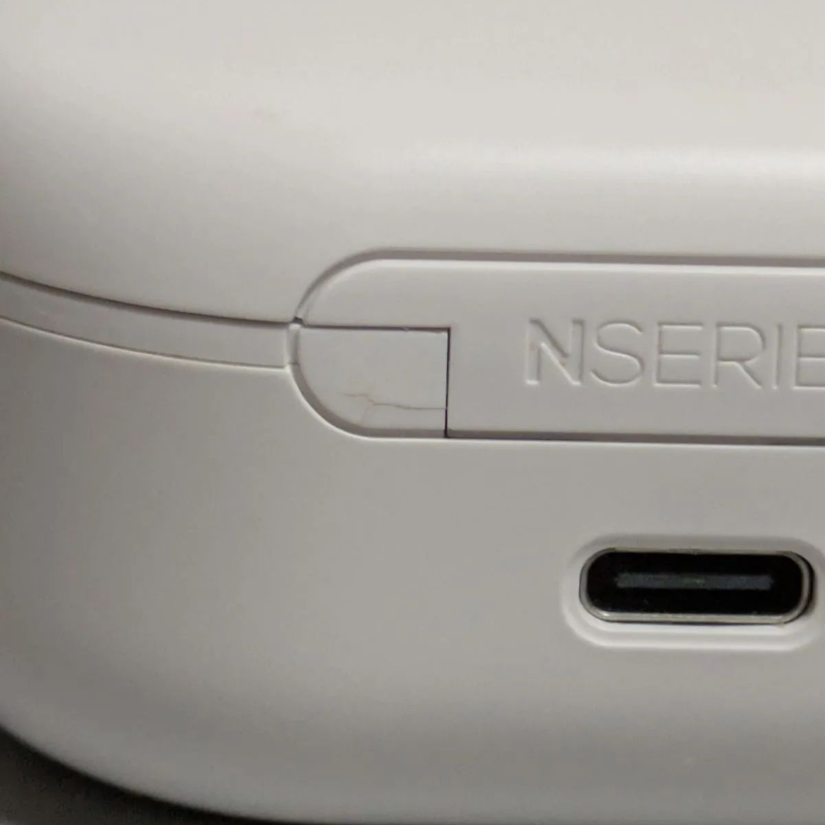 AKG N5 Hybrid ホワイト ヒンジ亀裂あり 充電ケースのみ N5HC 完全