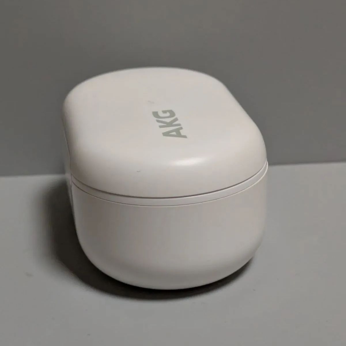 AKG N5 Hybrid ホワイト ヒンジ亀裂あり 充電ケースのみ N5HC 完全