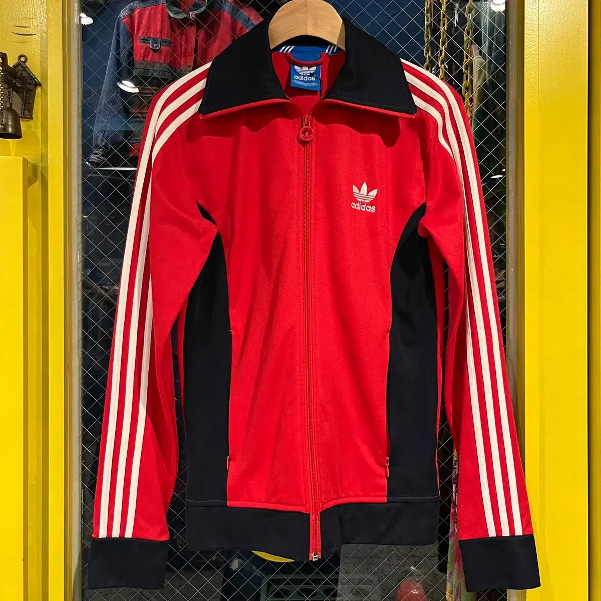 adidas アディダス ヨーロッパ トラックジャージ ジャージ レッド