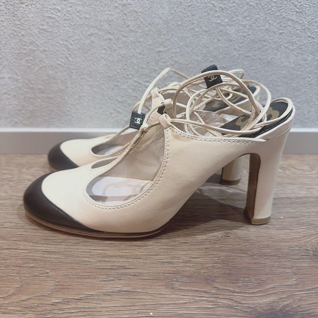 CHANEL 35 22.5cm ベージュ/黒 レースアップ ハイヒールパンプス