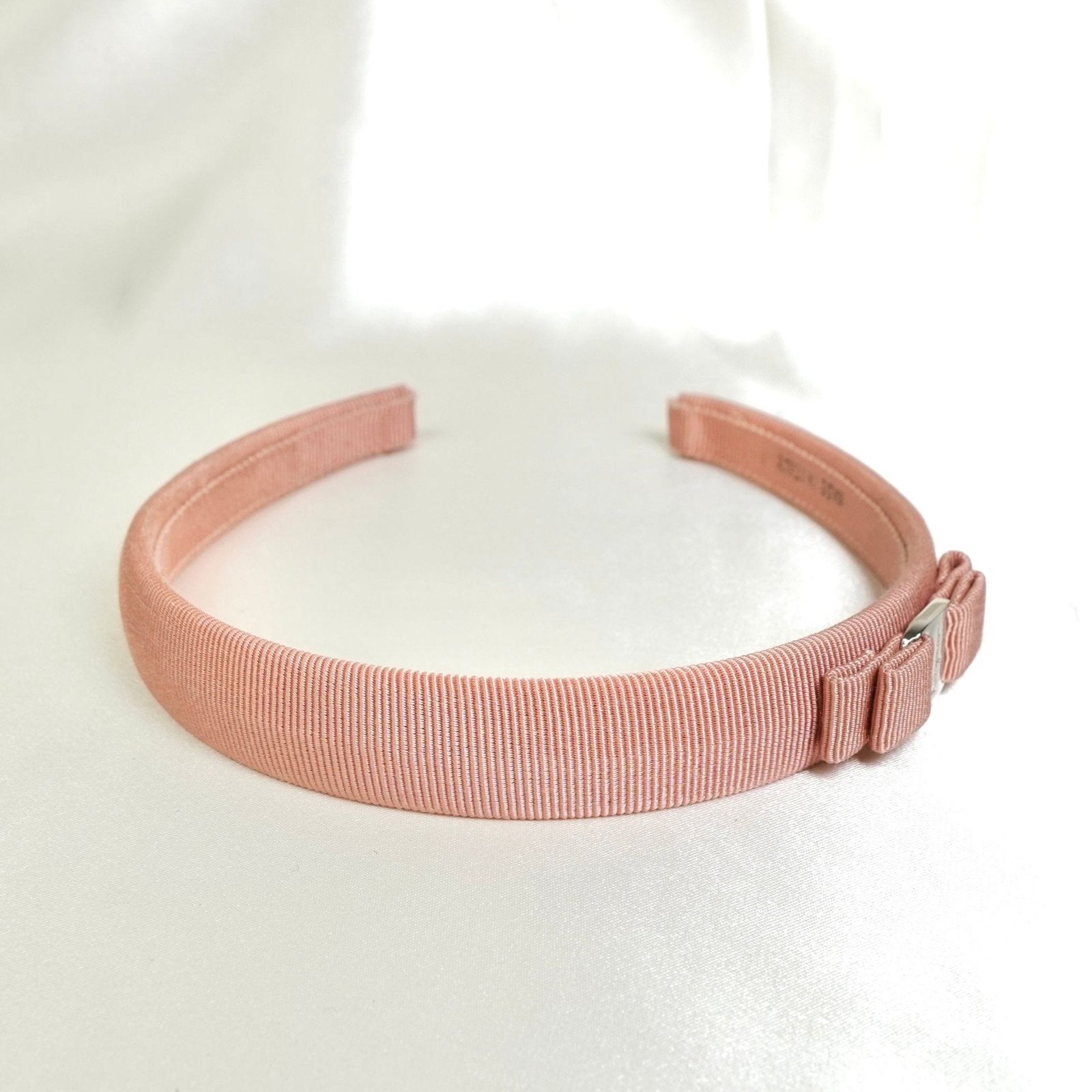 サルバトーレ フェラガモ ヴァラ リボン カチューシャ ピンク - メルカリ