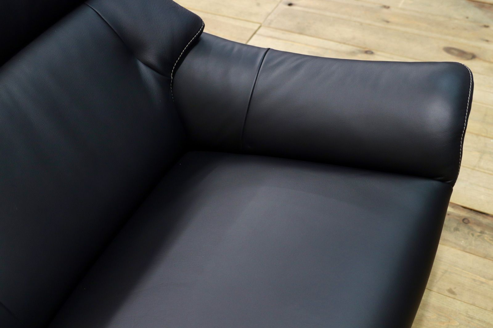  GMIS426C○karimoku カリモク ZU62 3人掛けソファ トリプルソファ 本革 レザー ネイビー色 ウォールナットフレーム 長椅子 定価約44 7万 ベビーソファ 2人掛け 3人掛けソファ ソファ ソファベッド