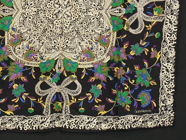 GIANNI VERSACE ジャンニ ヴェルサーチ シルク100% 大判 総柄 スカーフ