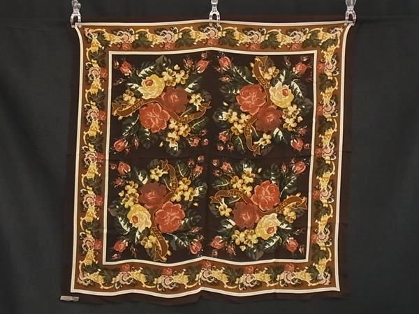 ニナリッチ　Nina Ricci シルク　スカーフ　3点おまとめ ニナリッチ Nina Ricci シルク スカーフ 3点おまとめ Nina Ricci