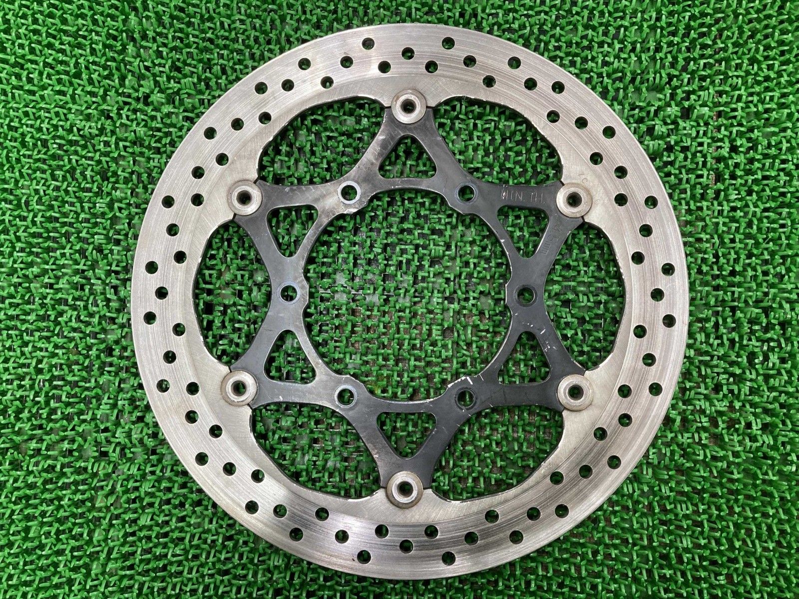 GSX-S1000 フロントブレーキディスク 片側 スズキ 純正 中古 バイク 部品 310mm JS1D ディスクローター 曲がりなし vK GSX-S1000 フロントブレーキディスク 片側 スズキ 純正 中古 バイク